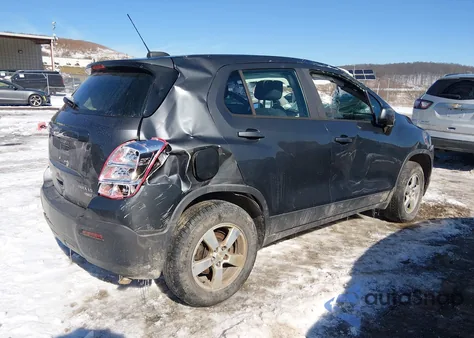 2016 Chevrolet Trax 1Ls z USA, uszkodzony, nr VIN 3GNCJNSB2GL163680